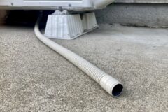 エアコン水漏れ解決！ドレンホースの簡単チェック法